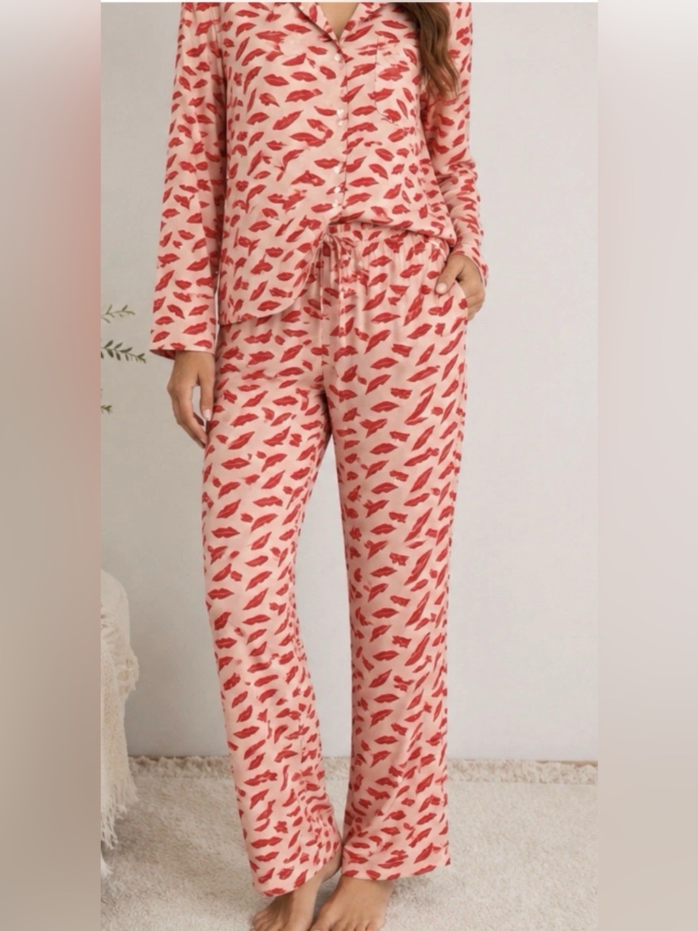 Ann Taylor Sleep Pajama Set Pink Red Lips Print Button Front Size S.